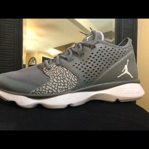 Air jordan flow size 12